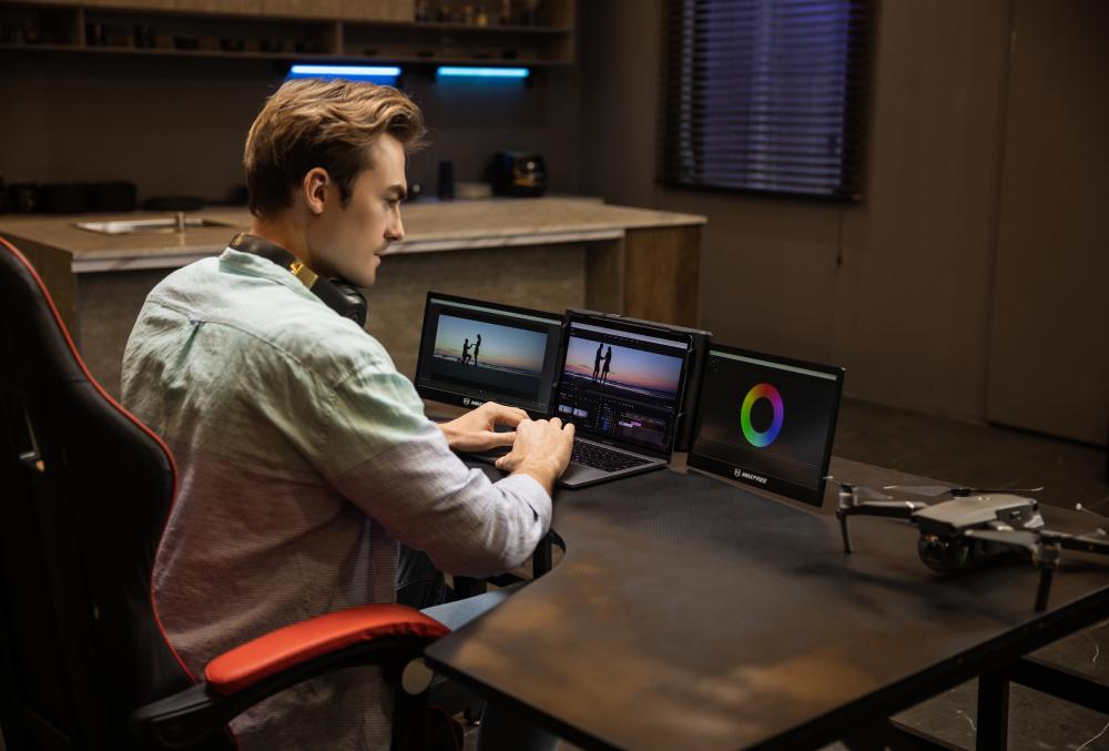 Double Your Desktop: A Simple Guide to Extending Your Laptop Screen